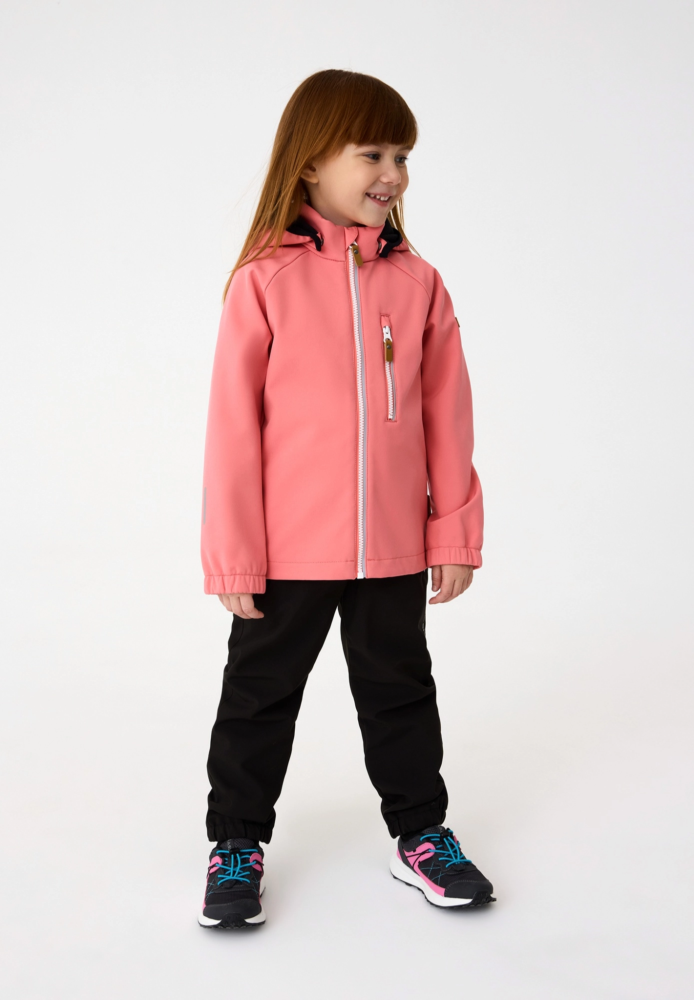Детская куртка из материала Softshell Lassie Vantti Розовая | фото
